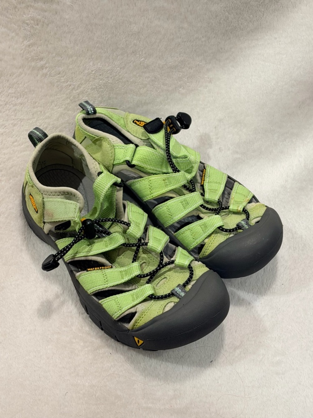 Keen hiking sandals closed toe waterproof bungee lace fun lime 🍋‍🟩 green size 6 - Picture 3 of 10